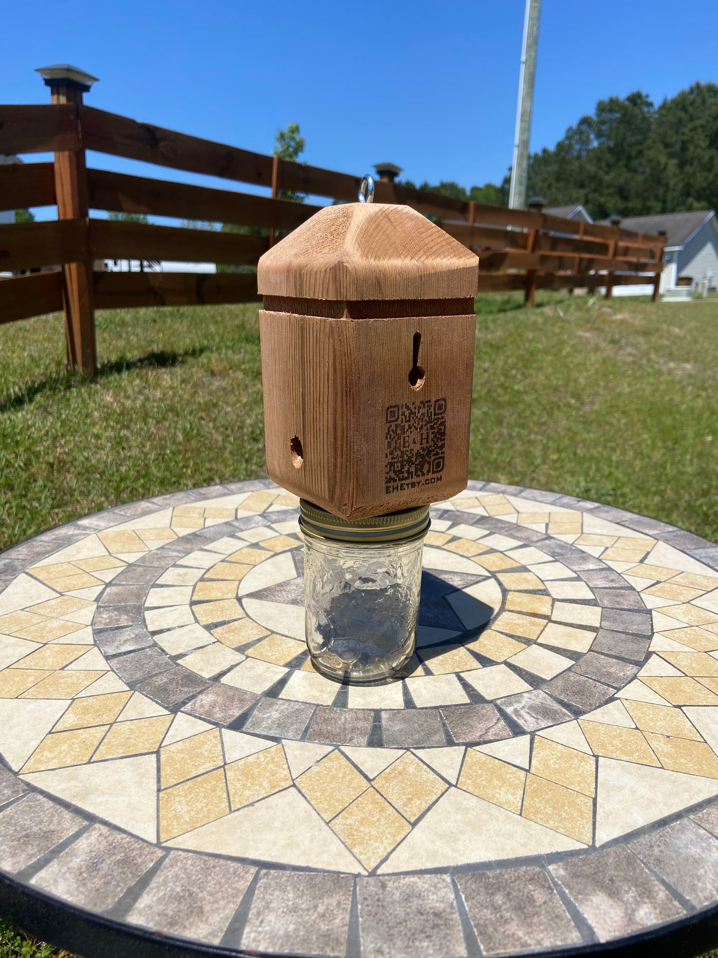 Cedar carpenter bee trap