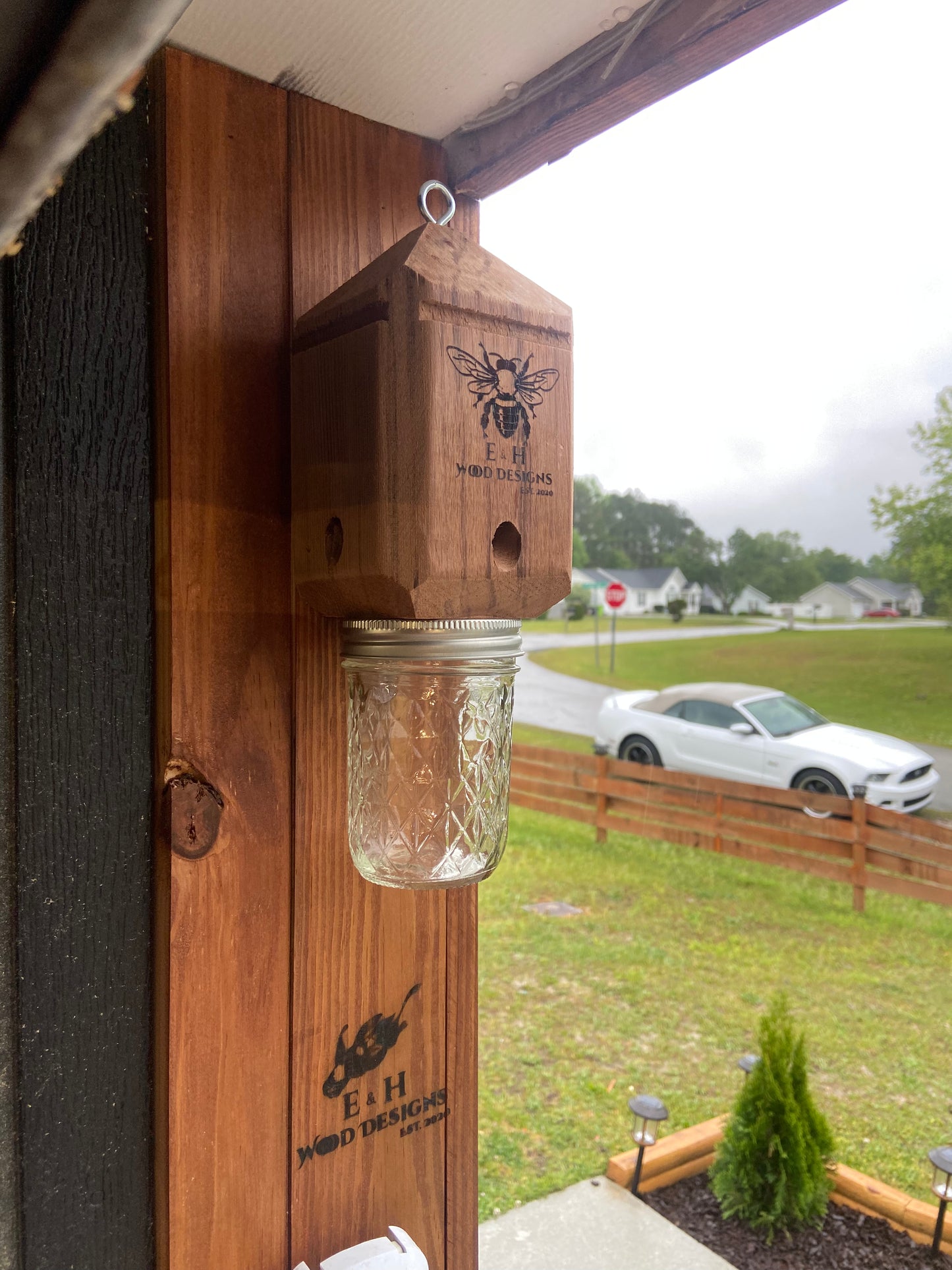 Cedar carpenter bee trap